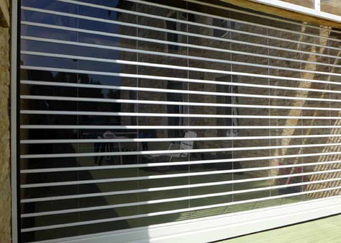 rideau à lames transparentes sur mesure